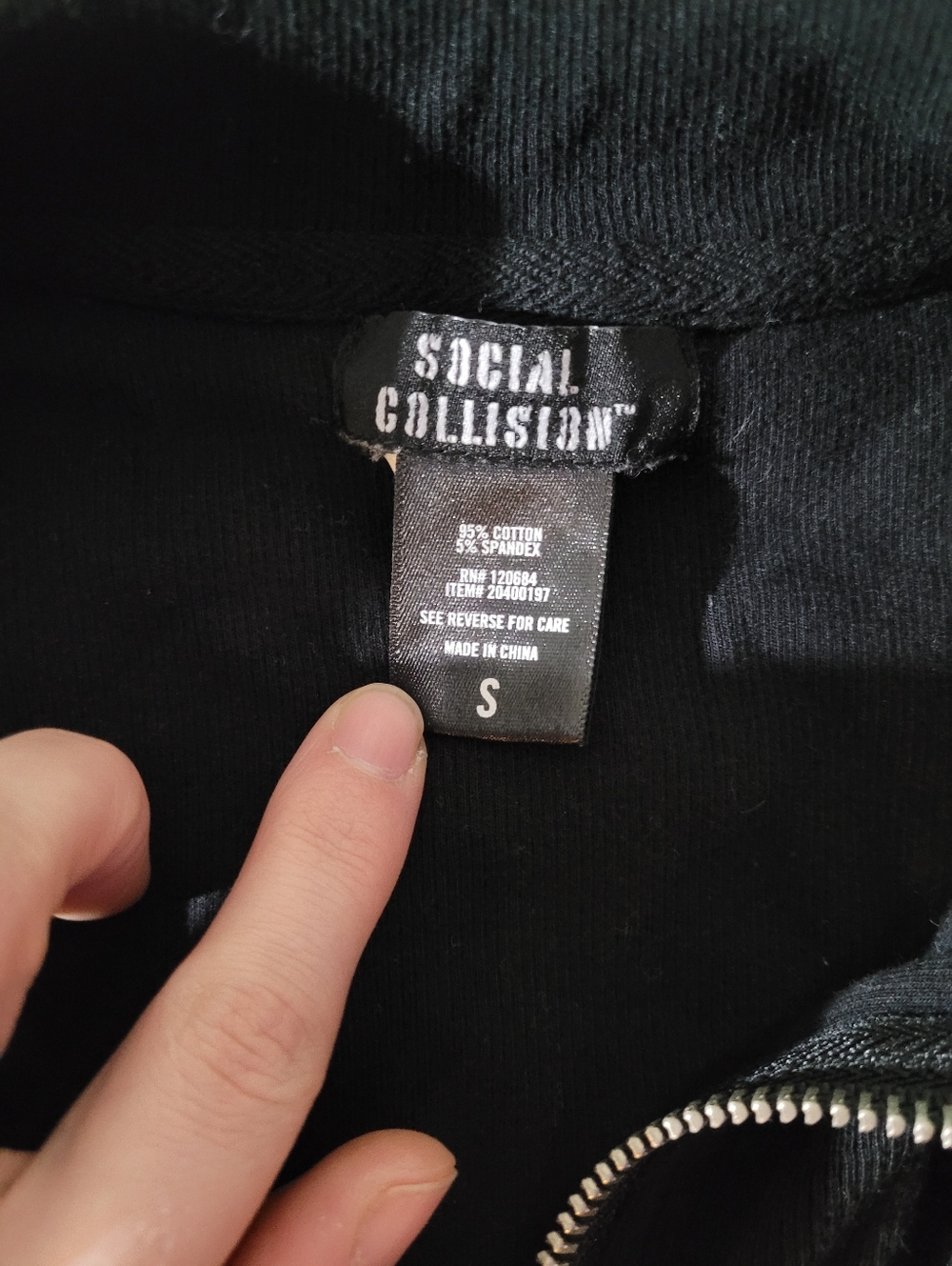 Black zip-up Collared Crop Ribbed Sweater - Picture 2 of 6